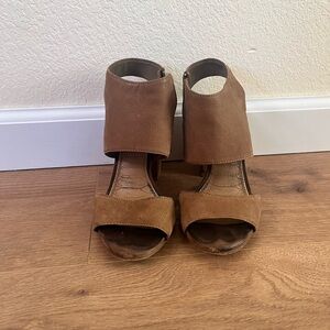 Gianni Bini Tan Open-Toe Heels